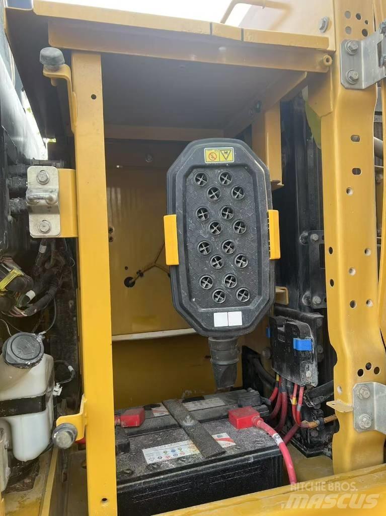 CAT 320 GC Excavatoare pe șenile
