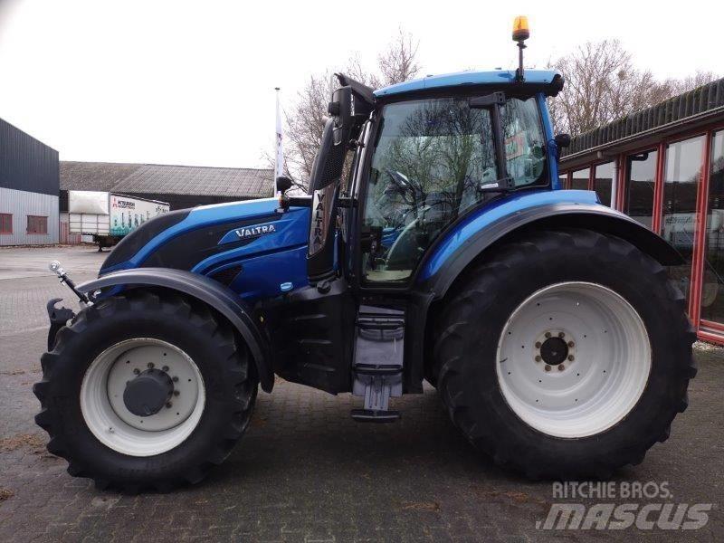 Valtra T234 D Tractoare
