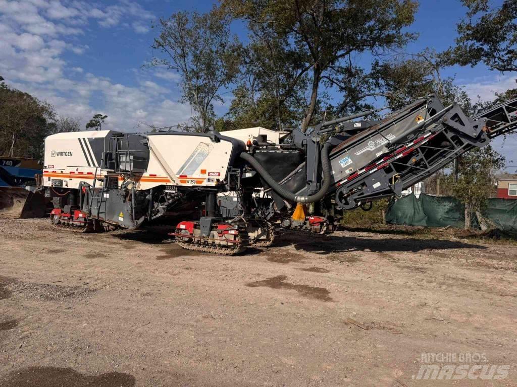 Wirtgen W250 Utilaje asfalt cu freze reci