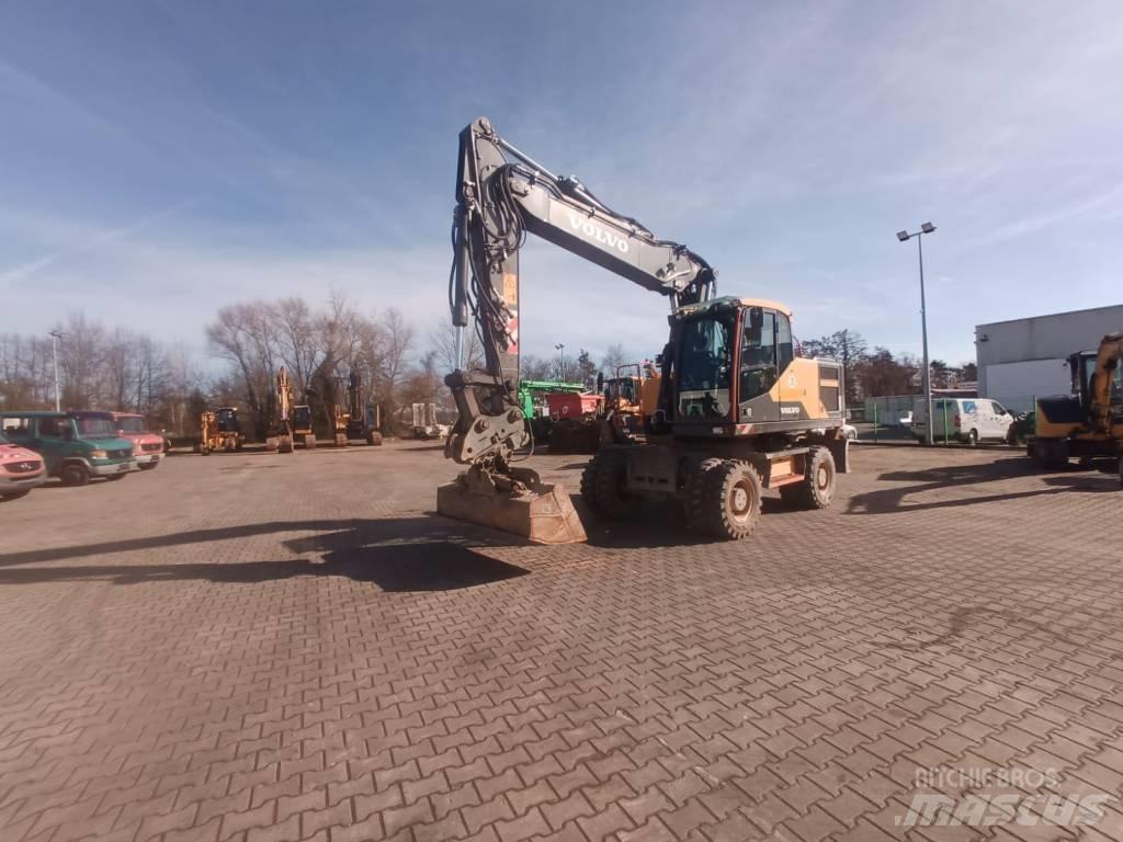 Volvo EW 180 E Excavatoare cu roti