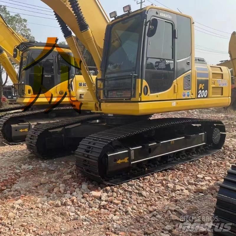 Komatsu PC 200 Excavatoare pe șenile
