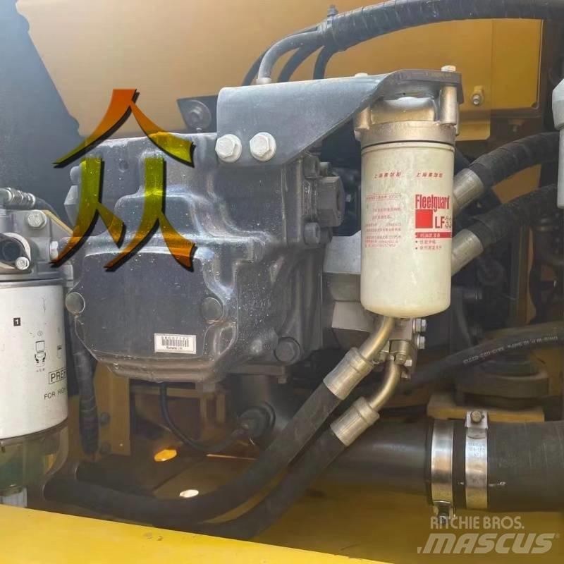 Komatsu PC 200 Excavatoare pe șenile
