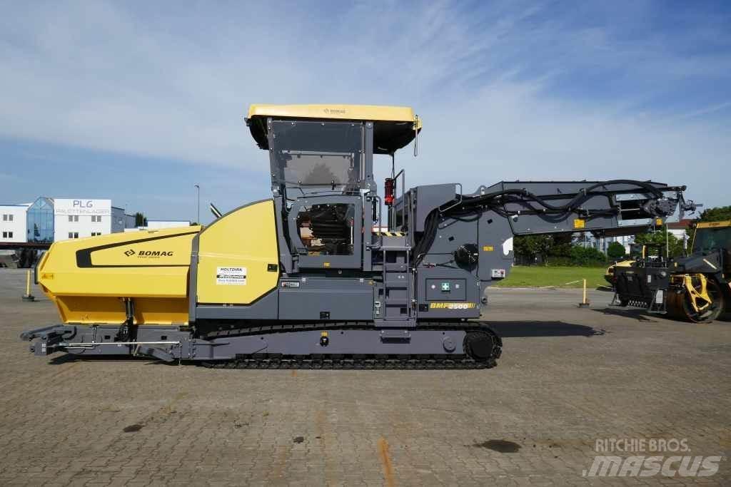 Bomag BMF 2500 M Alimentatoare