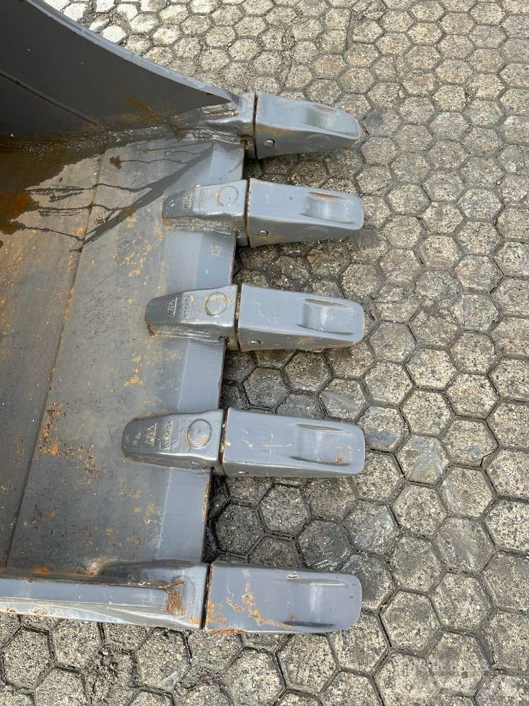 Volvo EC355 Bucket Pistoane