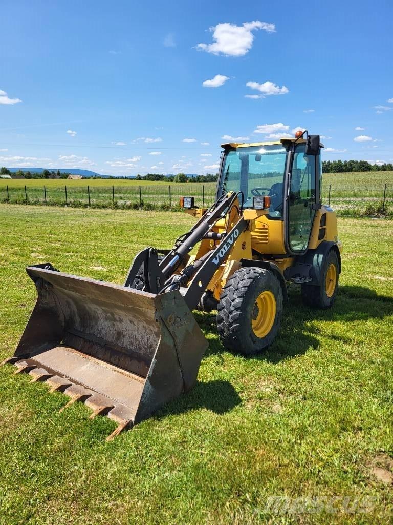 Volvo L 25 F Incarcator pe pneuri