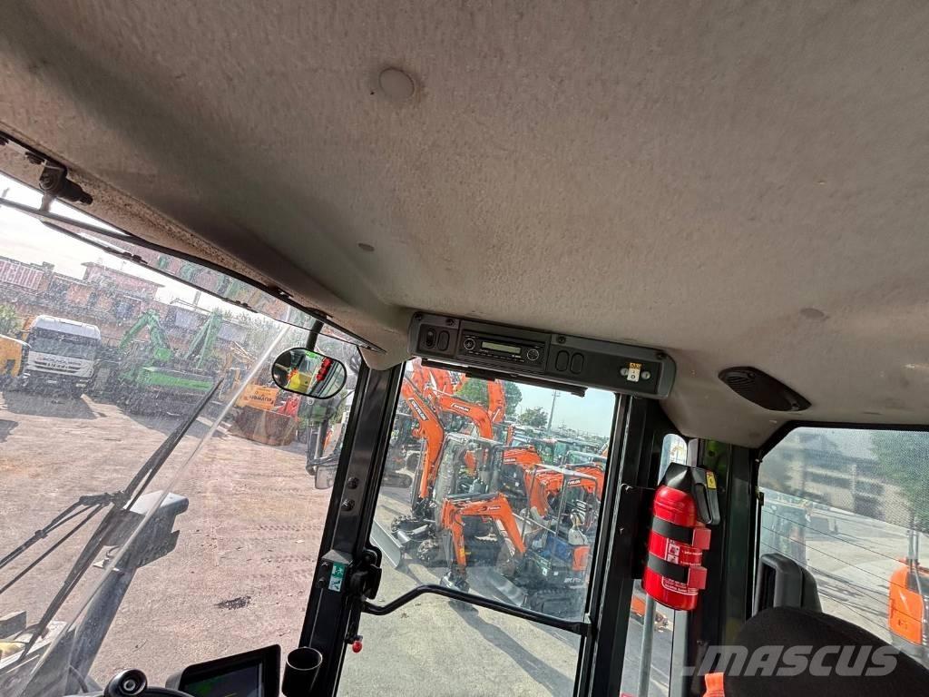 Hyundai HL 757-9 A Incarcator pe pneuri