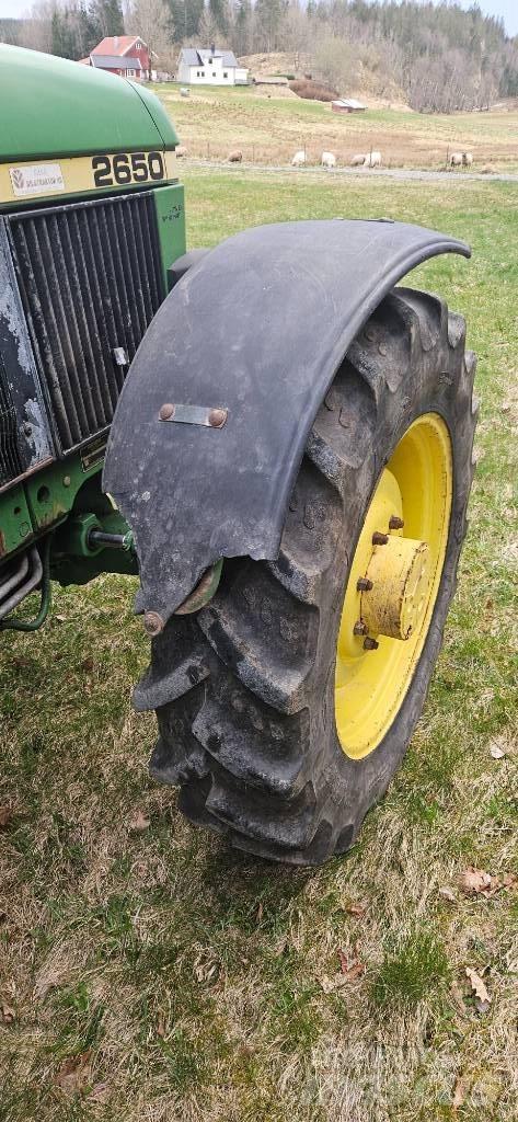 John Deere 2650 Tractoare