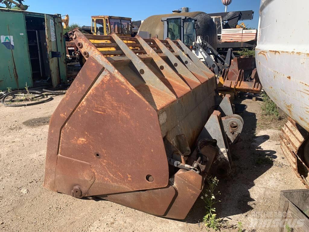 Liebherr L 538 Incarcator pe pneuri