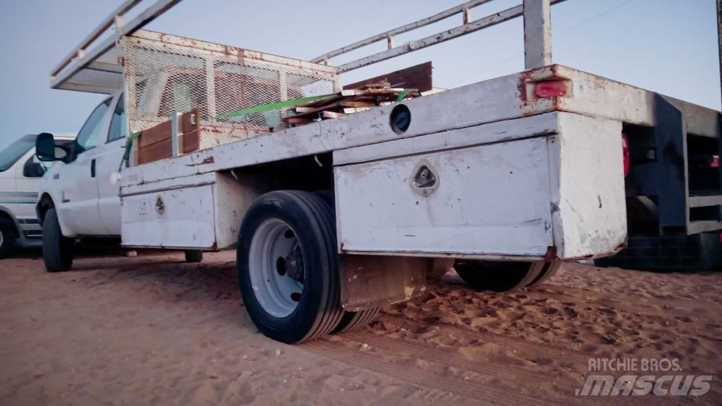 Ford F 550 XL SD Camioane platforma/prelata