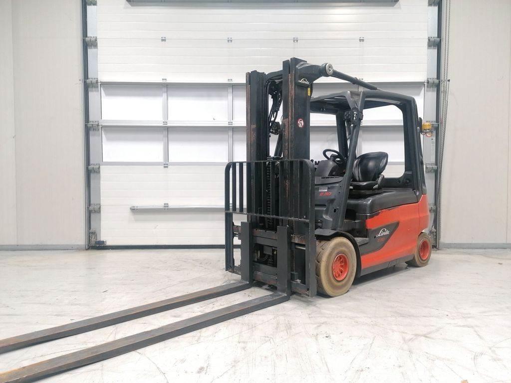 Linde E30L-01 Stivuitor electric