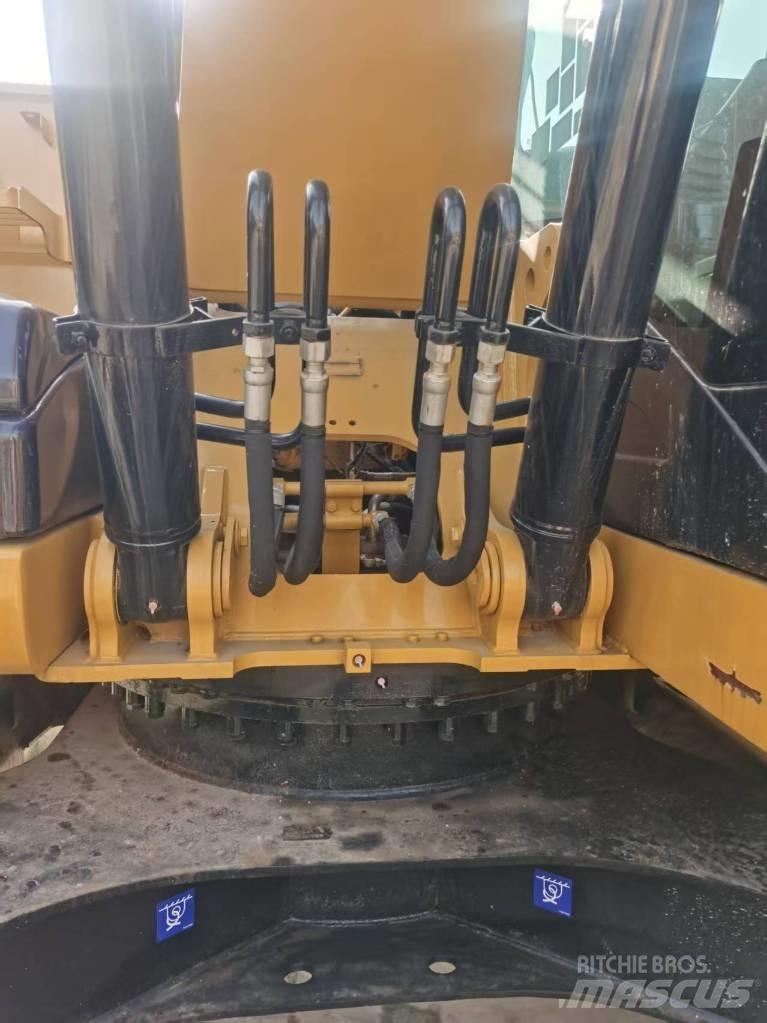 CAT 320d2 Excavatoare pe șenile
