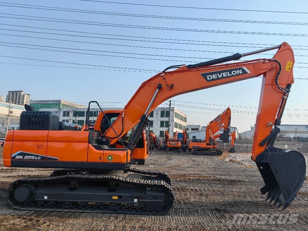 Doosan DX225 Excavatoare pe șenile
