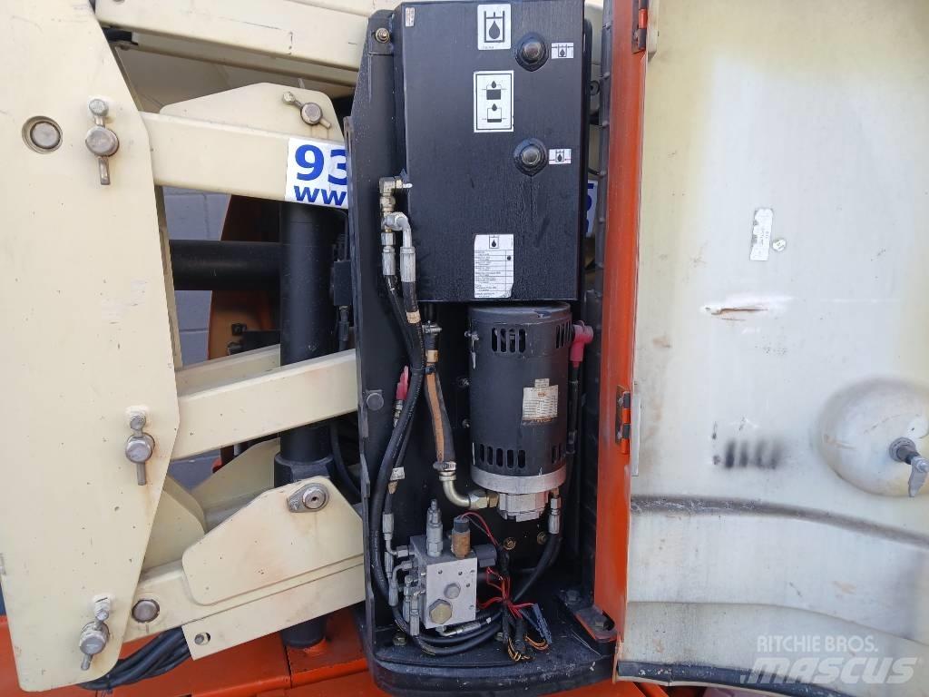 JLG E300AJP Nacele cu brat articulat