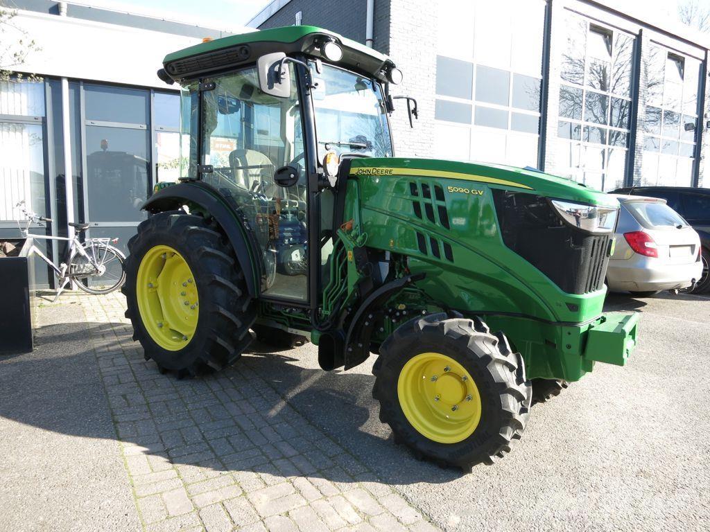 John Deere 5090GV Tractoare