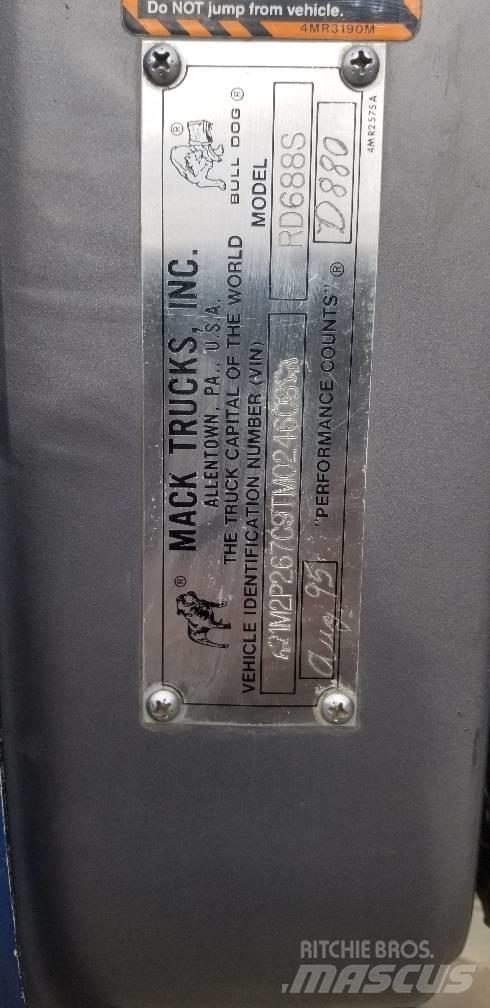Mack RD 688 S Autobasculanta