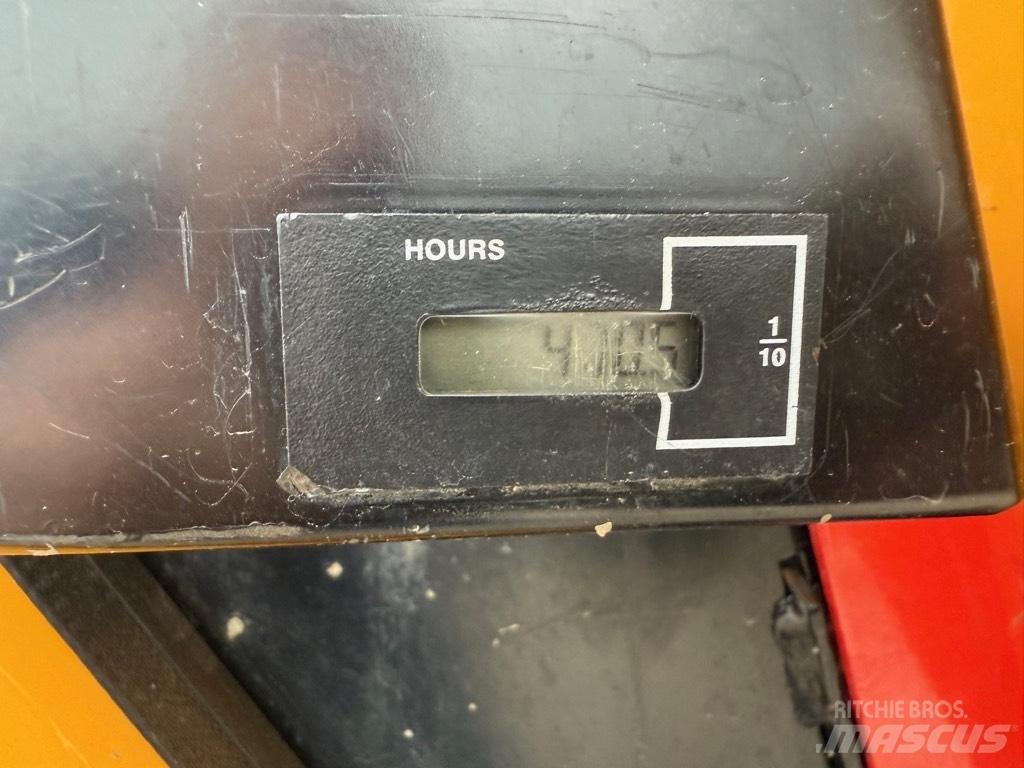 JCB HT D5 Autobasculante cu senile