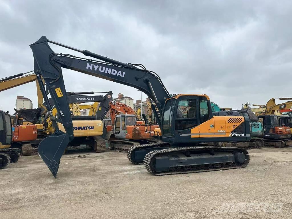 Hyundai 225 LC-9T Excavatoare pe șenile
