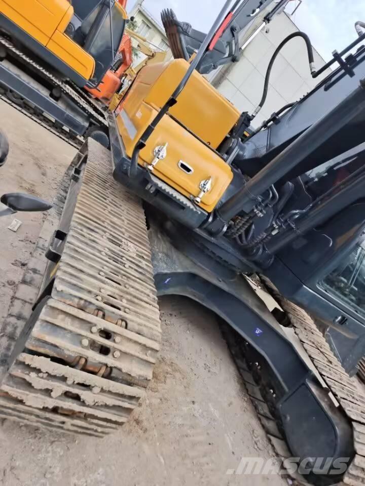 Hyundai 225 LC-9T Excavatoare pe șenile
