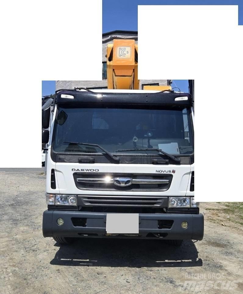 Jinwoo JW450 Platforme aeriene montate pe camion