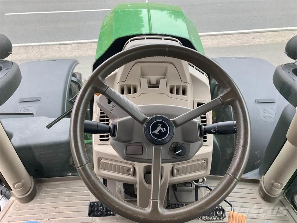 John Deere 6R 215 Tractoare