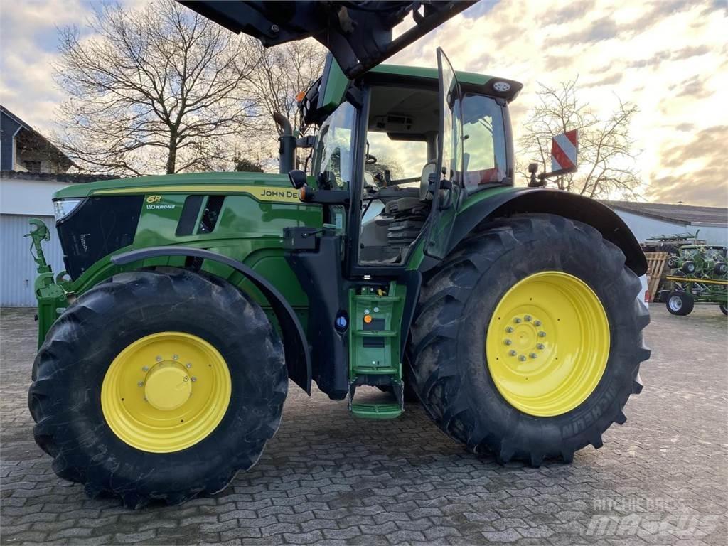 John Deere 6R 215 Tractoare