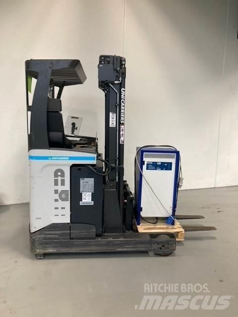 Atlet UMS160 Stivuitor cu catarg retractabil