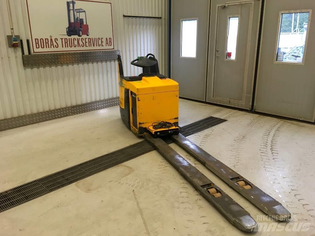 Jungheinrich ERE 225 Transpaleta cu platforma