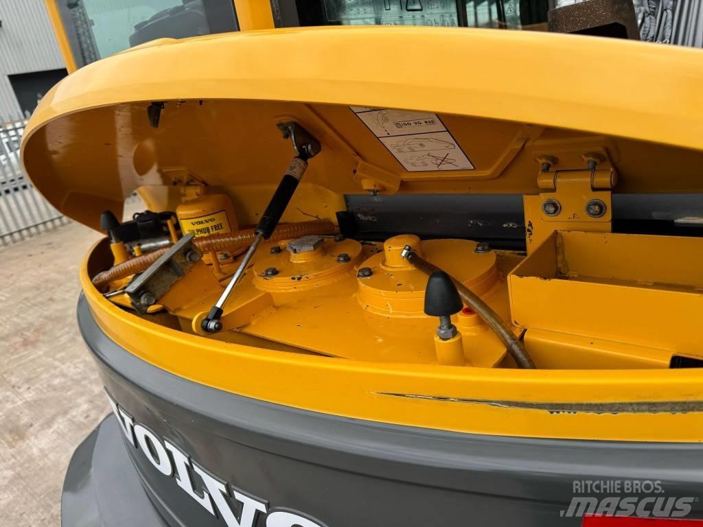 Volvo ECR 88 Excavatoare 7t - 12t