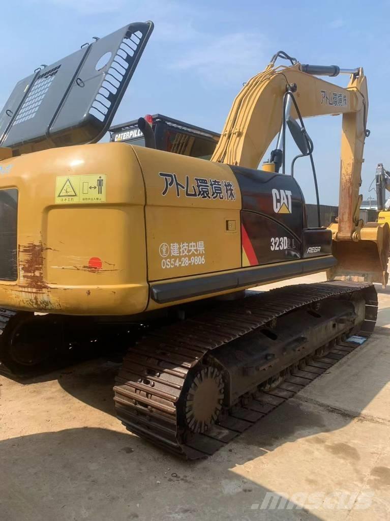 CAT 323 D L Excavatoare pe șenile

