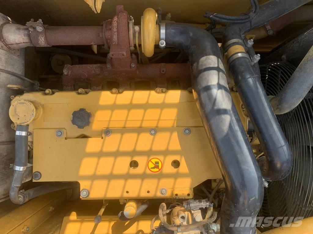 CAT 323 D L Excavatoare pe șenile
