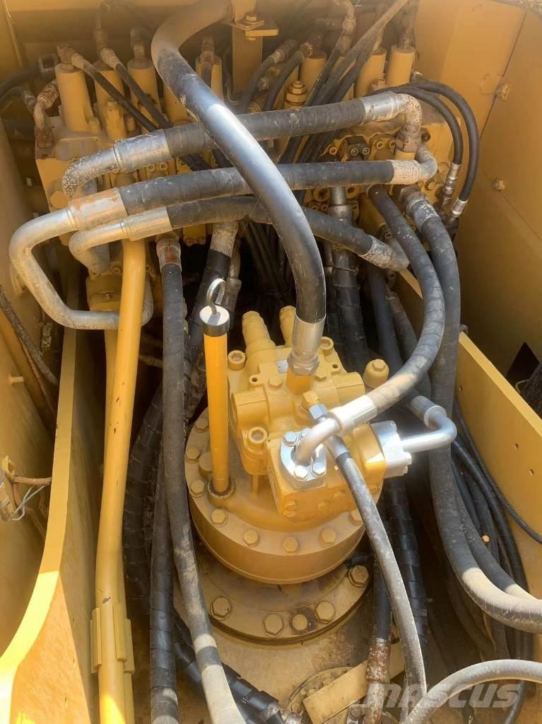 CAT 323 D L Excavatoare pe șenile
