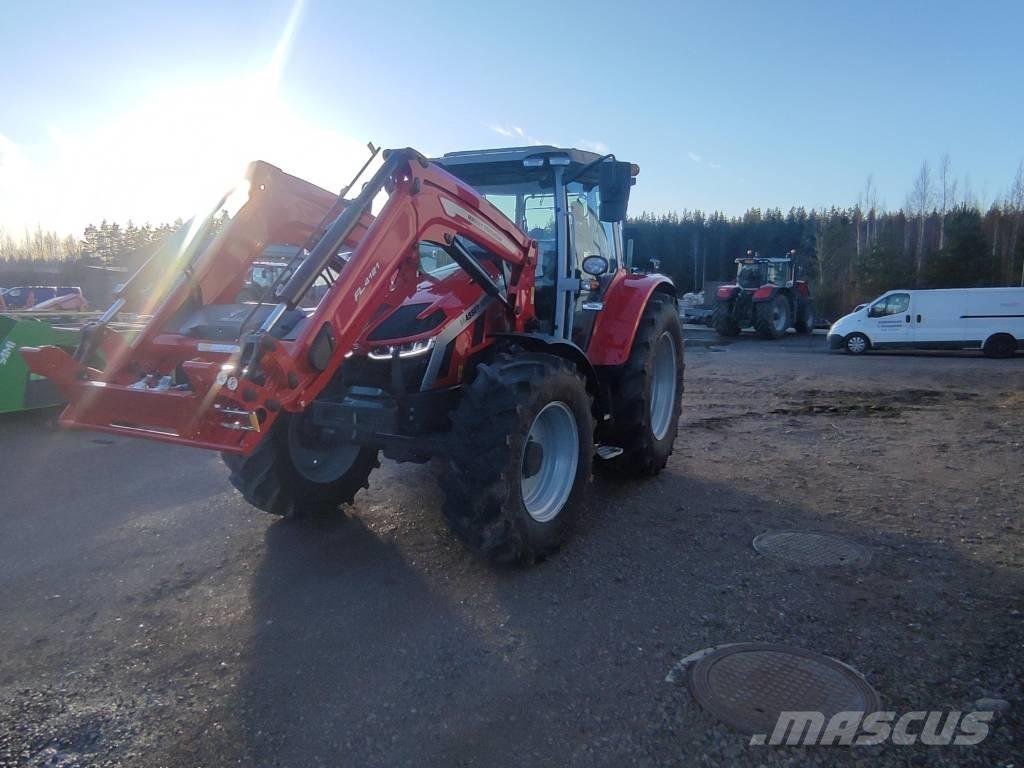 Massey Ferguson 5 S Tractoare
