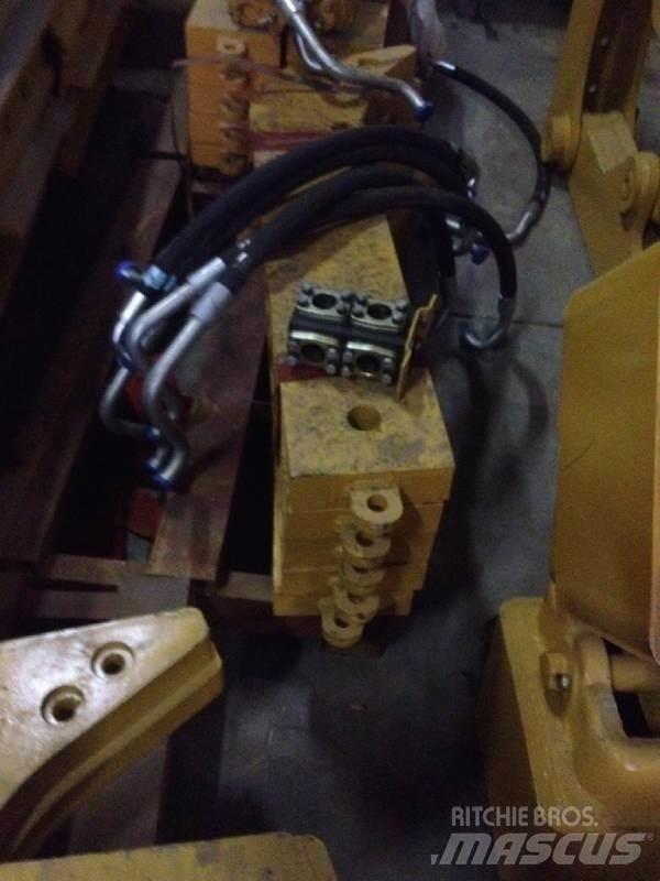CAT D7H Ripper NEW Utilaje construcții - Altele