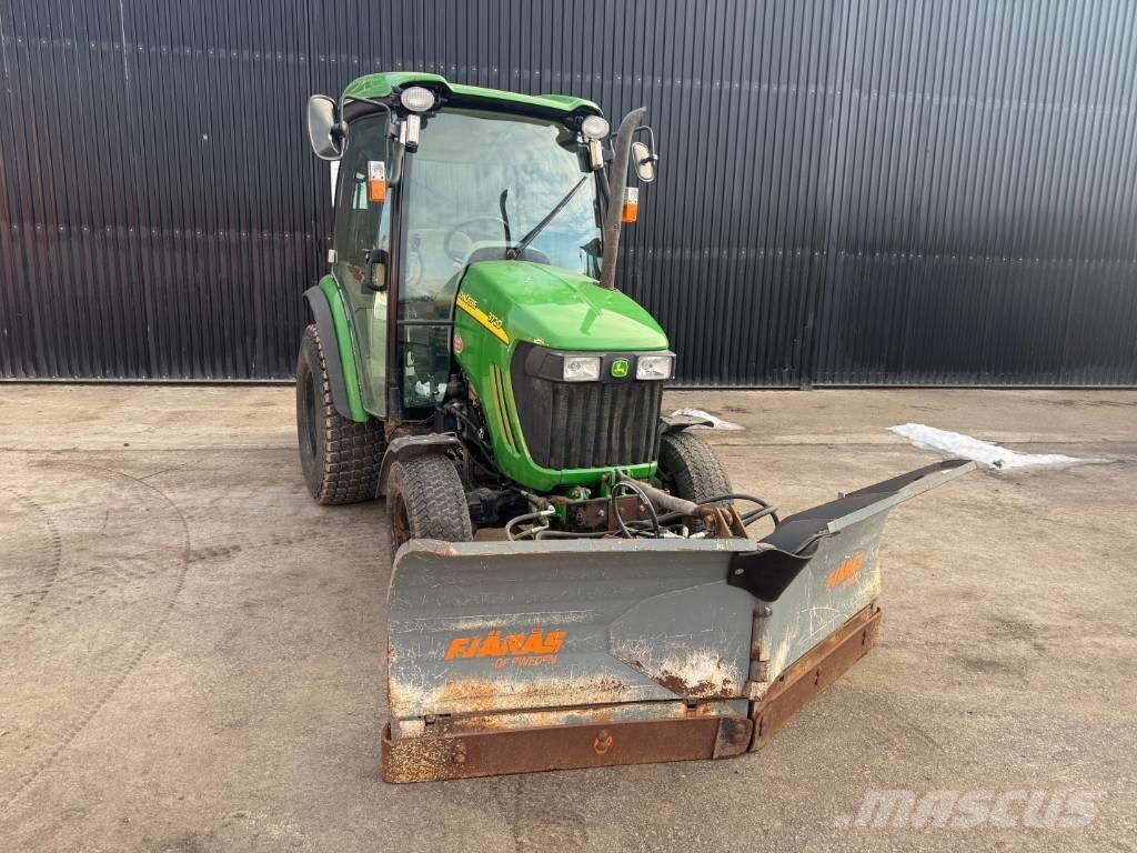 John Deere 3720 Tractoare compacte