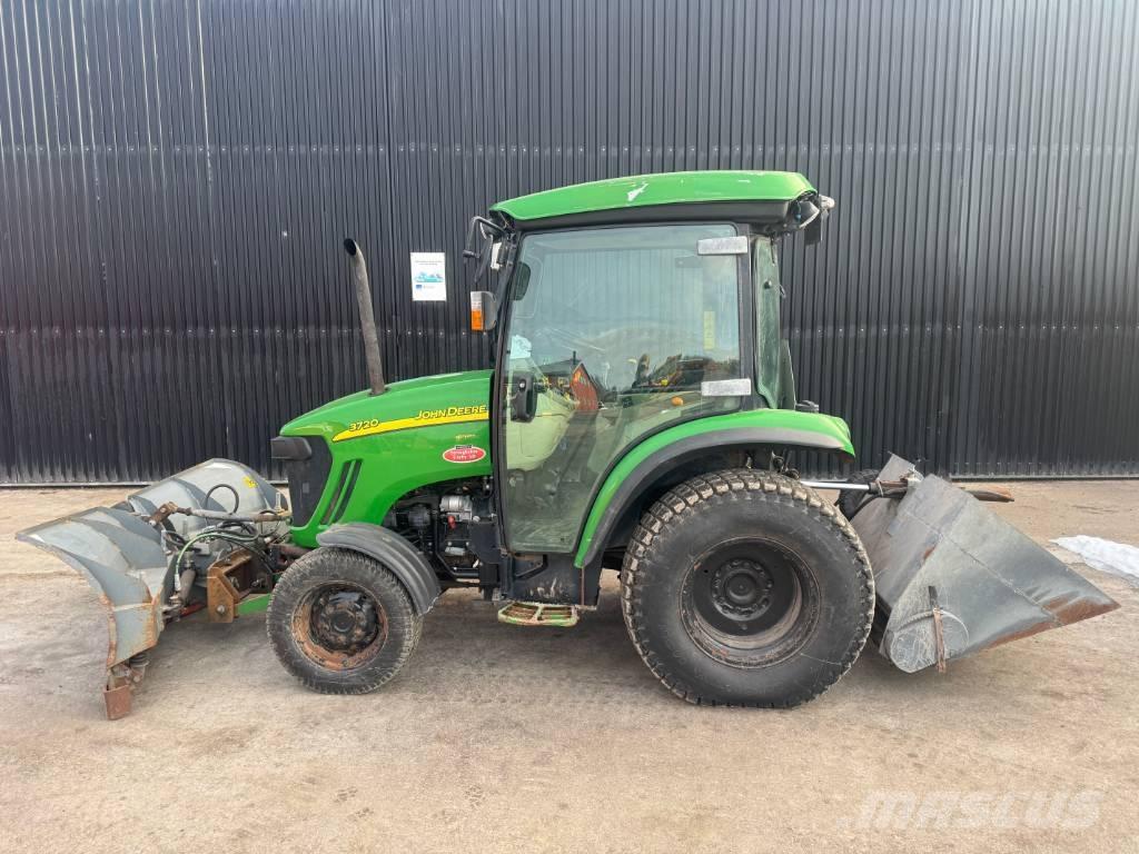 John Deere 3720 Tractoare compacte