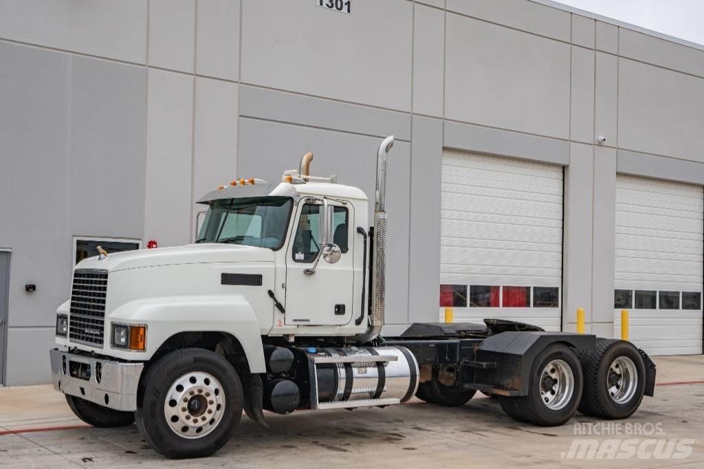 Mack Pinnacle Autotractoare