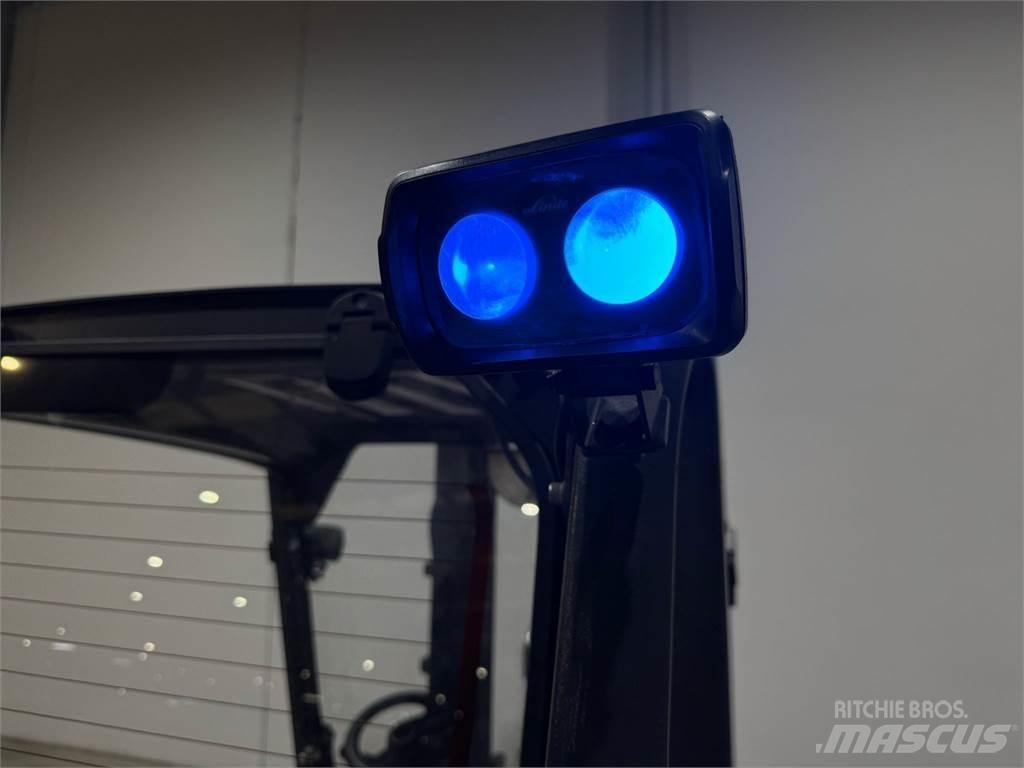 Linde E30L 01 Stivuitor electric