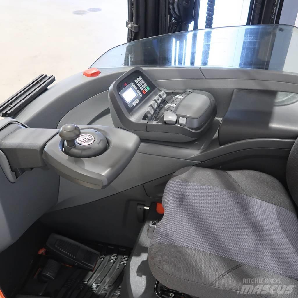 BT RRE200E Stivuitor cu catarg retractabil