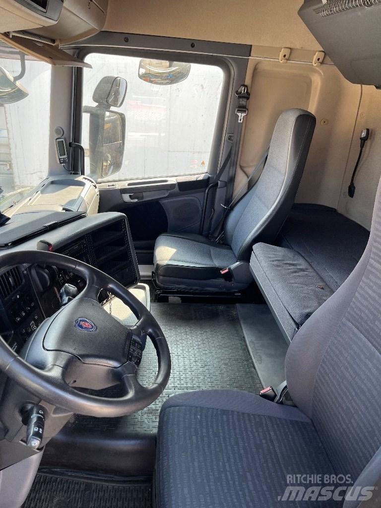 Scania CR19 Cabine si interior
