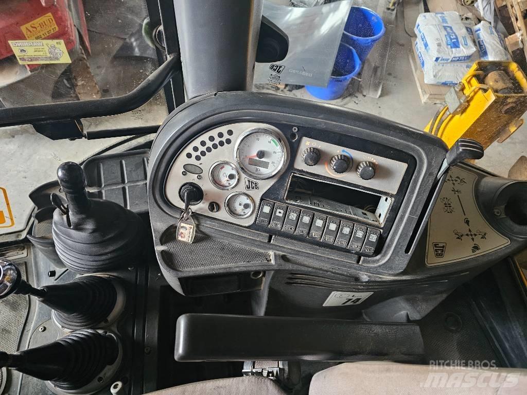 JCB 4 CX Buldoexcavatoare