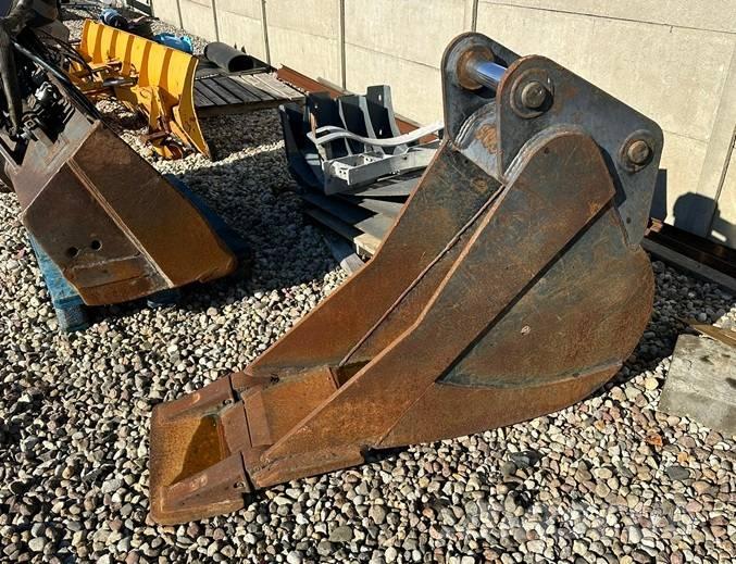 Komatsu PW 160-7E0 Excavator