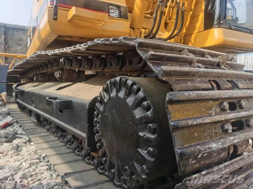 CAT 320BL Excavatoare pe șenile

