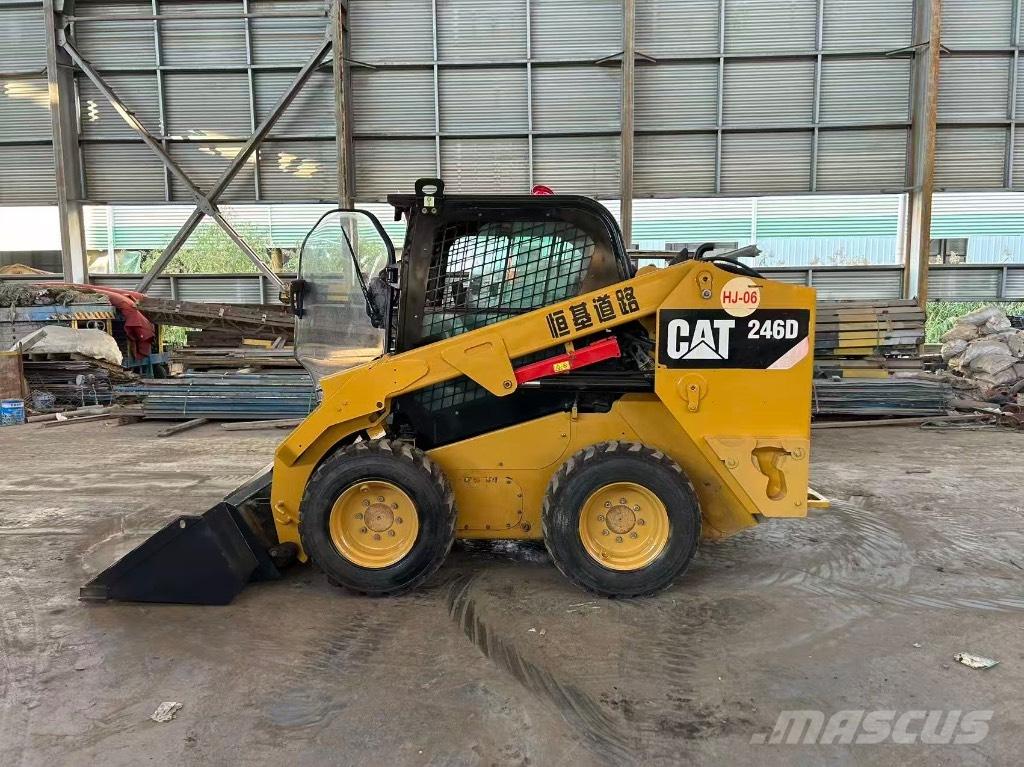 CAT 246 D Mini incarcator