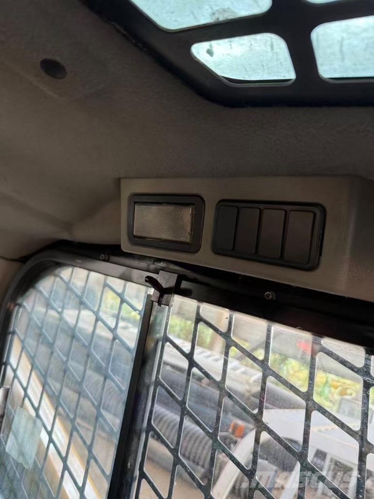 CAT 246 D Mini incarcator