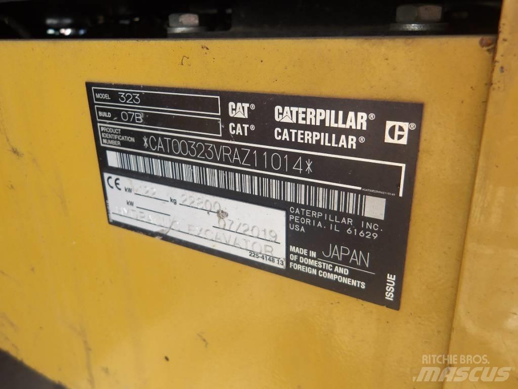 CAT 323 Excavatoare pe șenile
