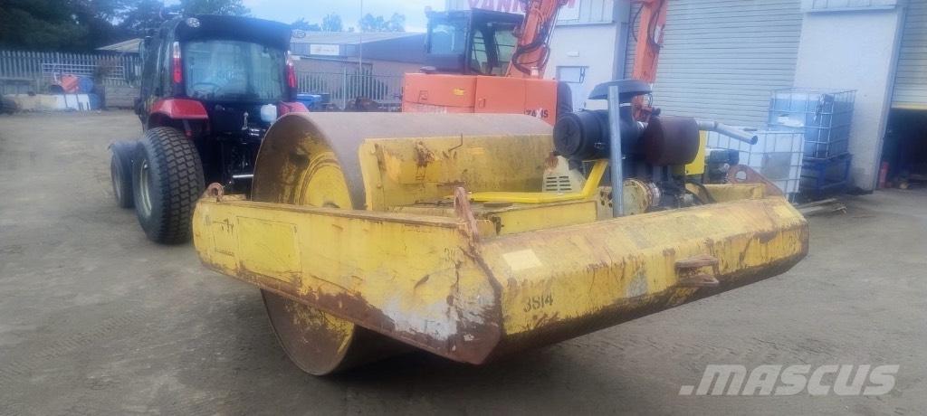 Bomag BW 6 Cilindri compactori tractabili cu vibratii