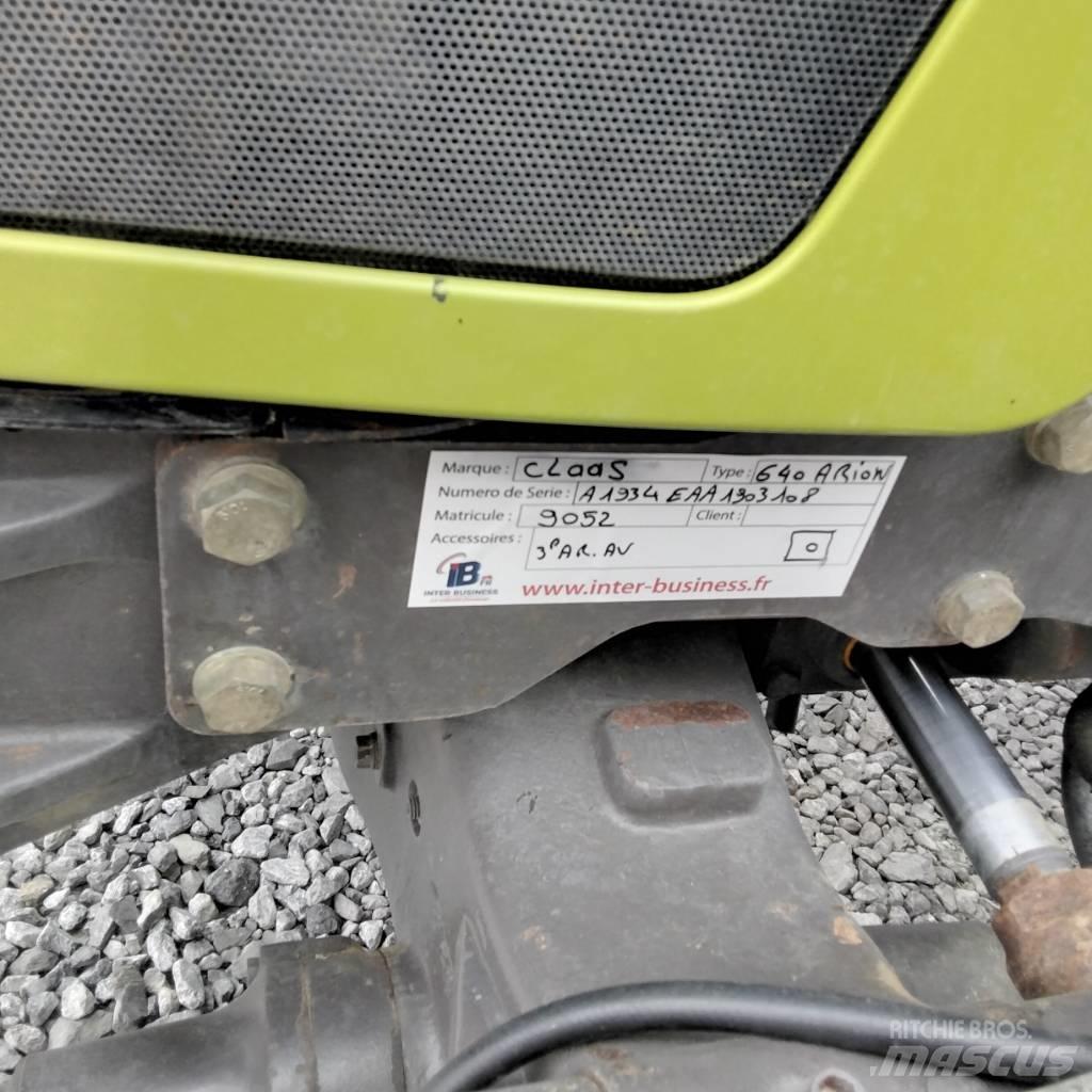CLAAS Arion 640 Tractoare