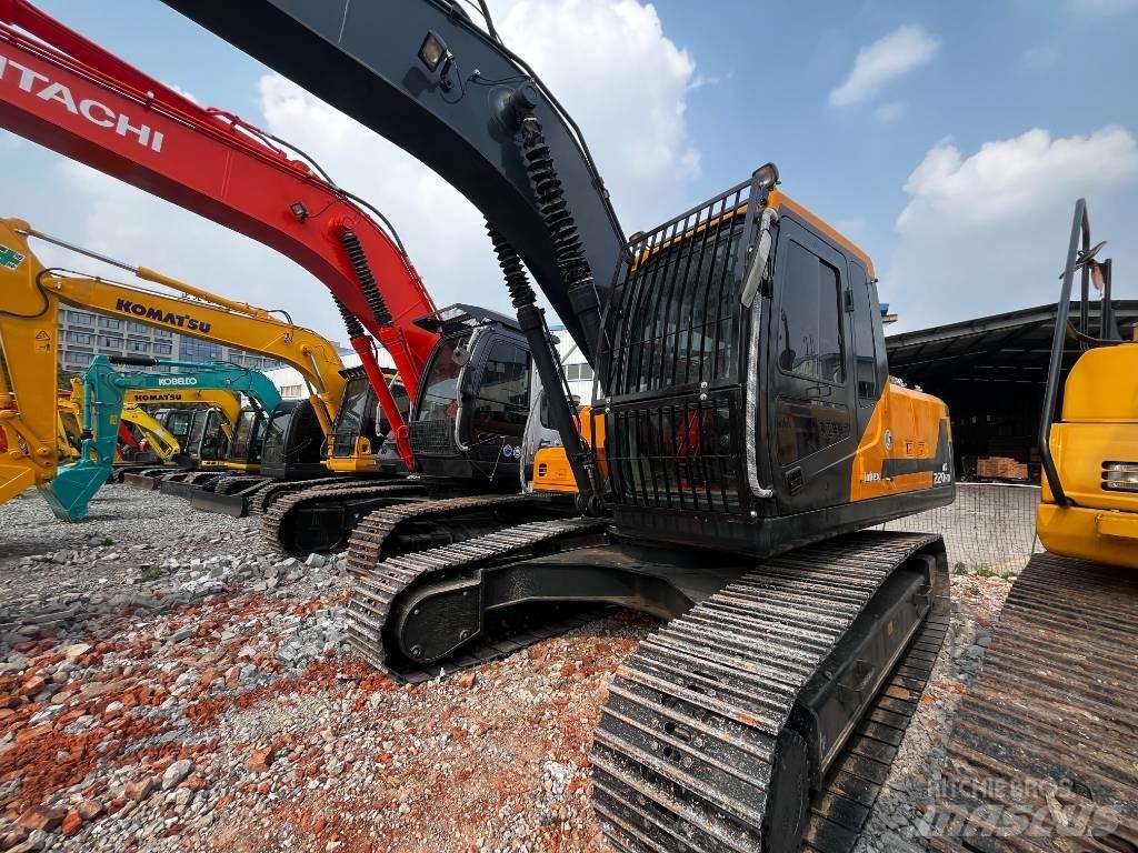 Hyundai HX 220 Excavatoare pe șenile
