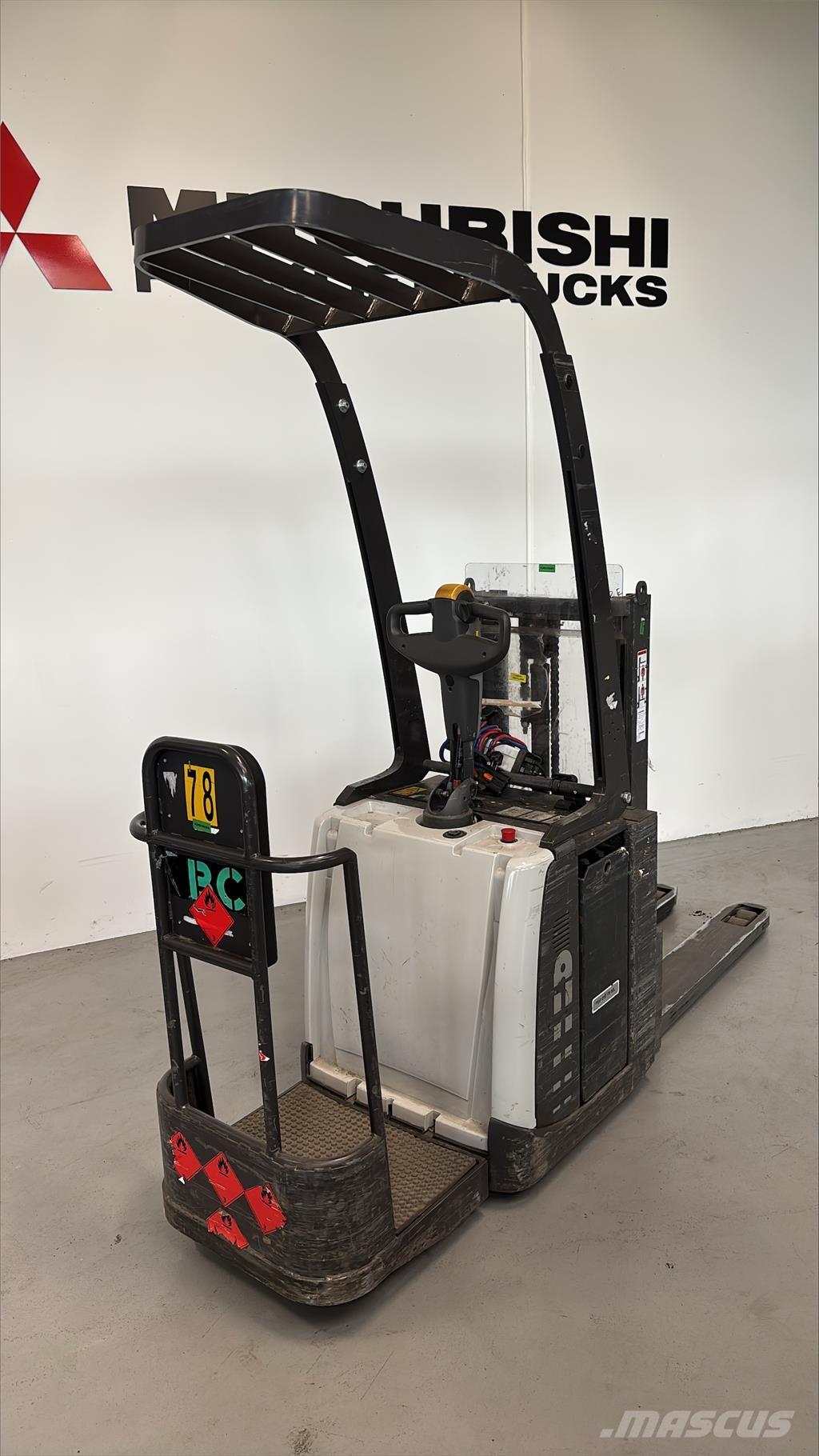 Atlet PDP200 Camioane cu platforma