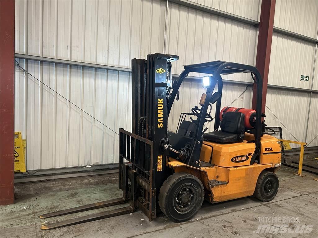  R25L Stivuitor GPL